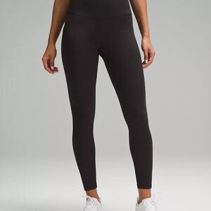 Lululemon Wonder Train Leggings 25” with pockets